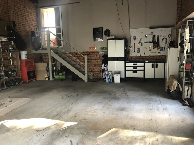 Large Family home close to 26