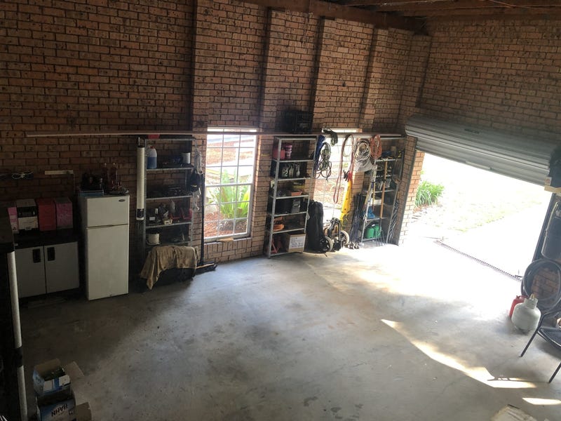 Large Family home close to 27