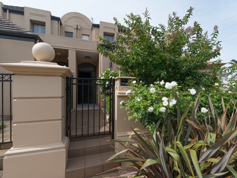 *Immaculate Townhouse Living*