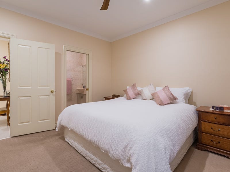 *Immaculate Townhouse Living* 10