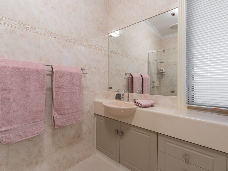 *Immaculate Townhouse Living* 13