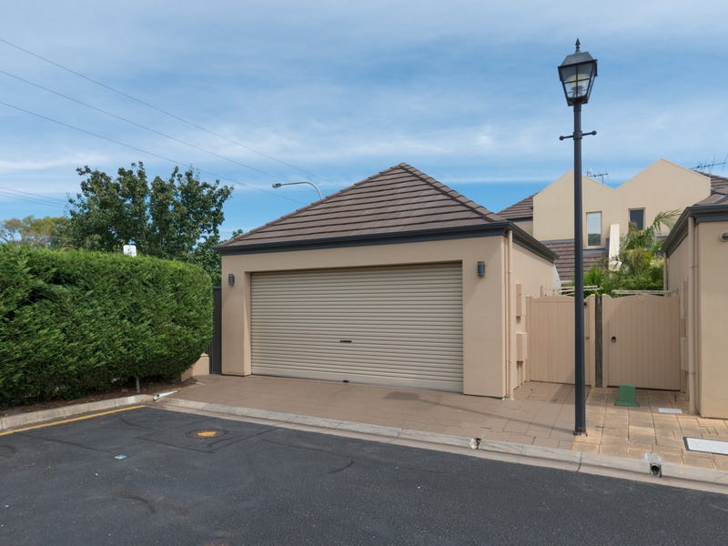 *Immaculate Townhouse Living* 18