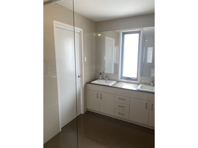 Easy care Stunner in Brightwater 11