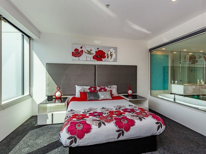 Stunning Q1 Apartment with Sensational 10