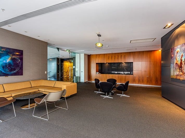 Stunning Q1 Apartment with Sensational 17
