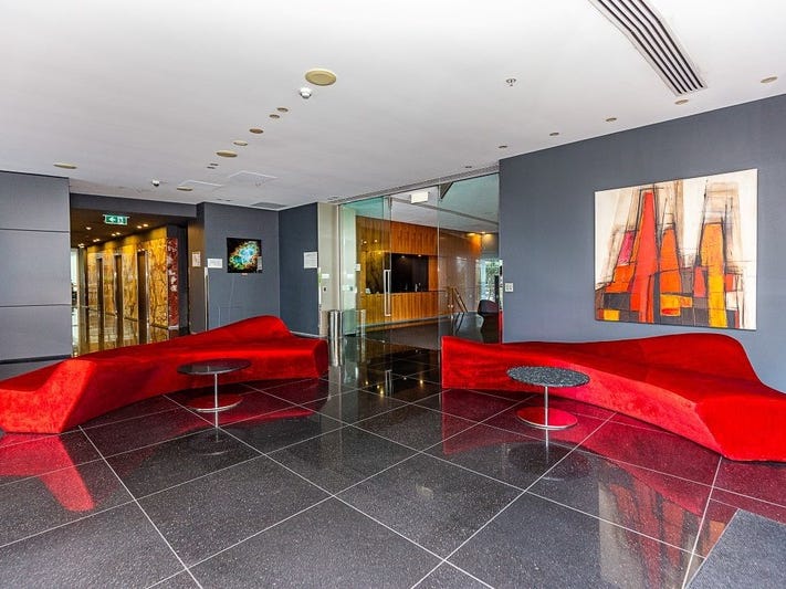 Stunning Q1 Apartment with Sensational 18