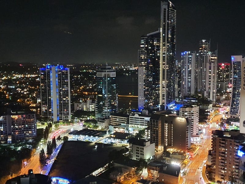 Stunning Q1 Apartment with Sensational 28