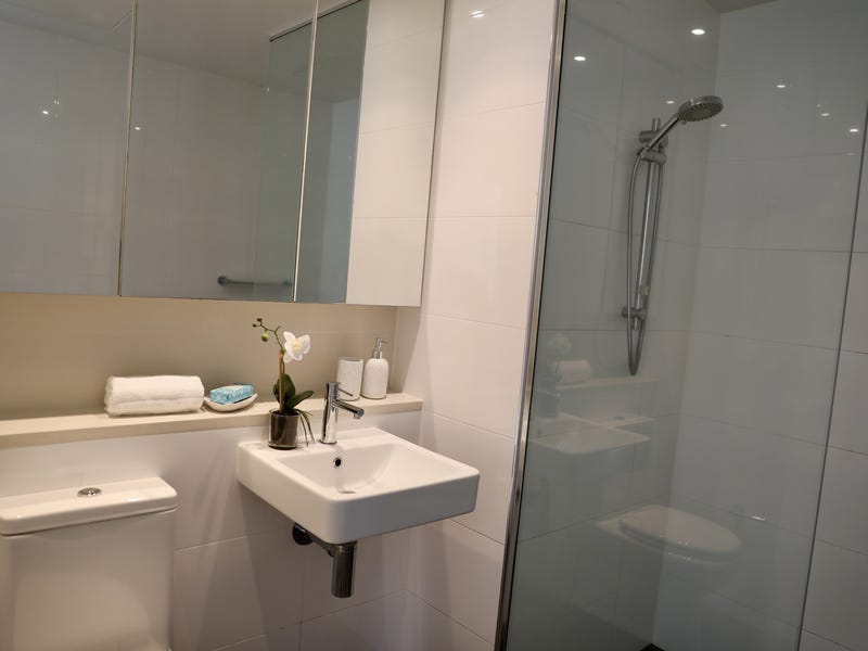 Modern, chic and enviable apartment 7