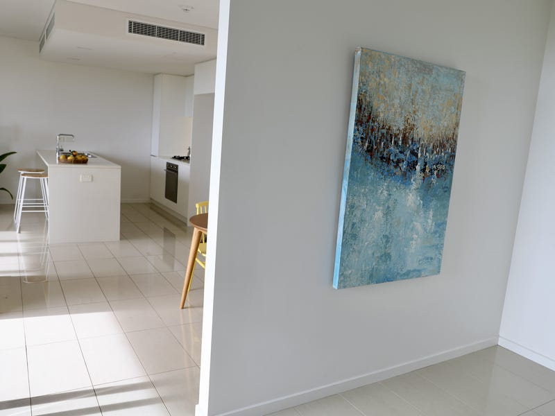 Modern, chic and enviable apartment 9