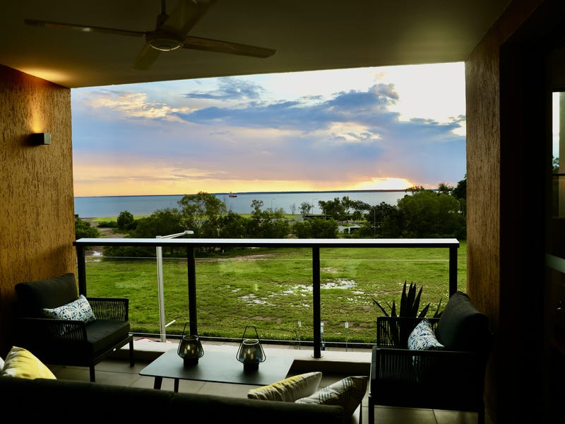 Modern, chic and enviable apartment 10