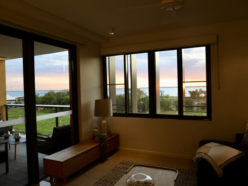 Modern, chic and enviable apartment 11