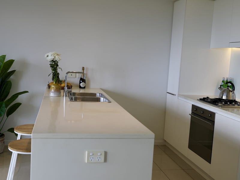 Modern, chic and enviable apartment 12