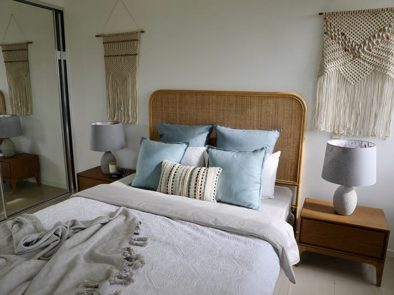 Modern, chic and enviable apartment 18