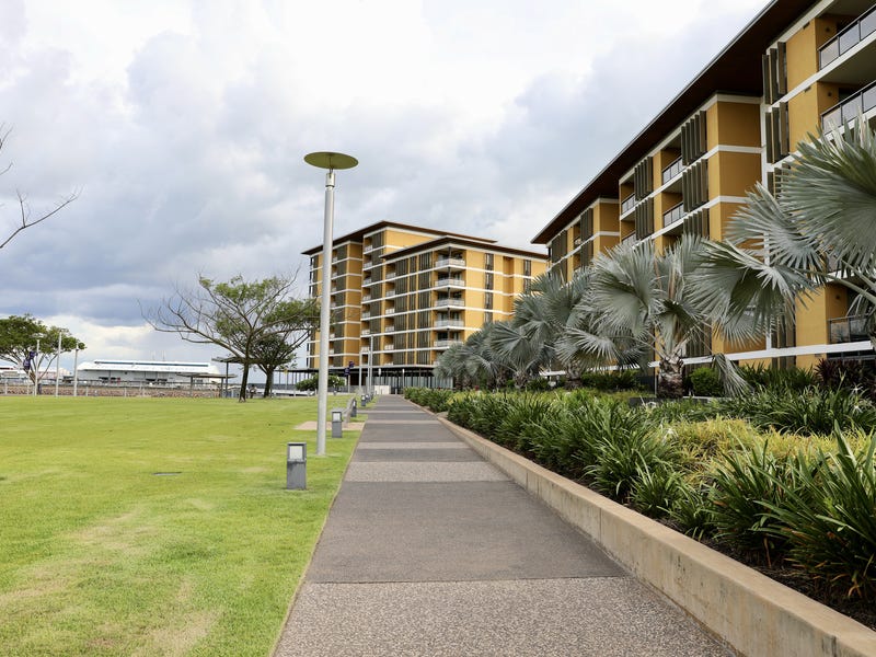 Modern, chic and enviable apartment 23