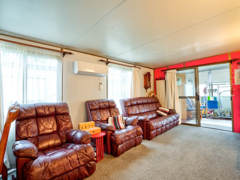 UNIQUE FULLY RENOVATED HOME 2