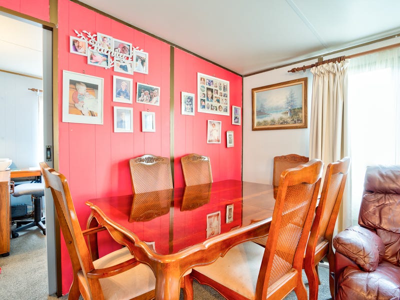 UNIQUE FULLY RENOVATED HOME 6