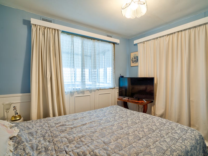 UNIQUE FULLY RENOVATED HOME 7