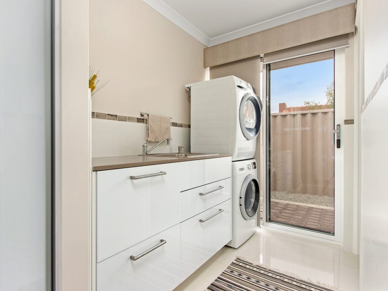 Picturesque Park Outlook 6