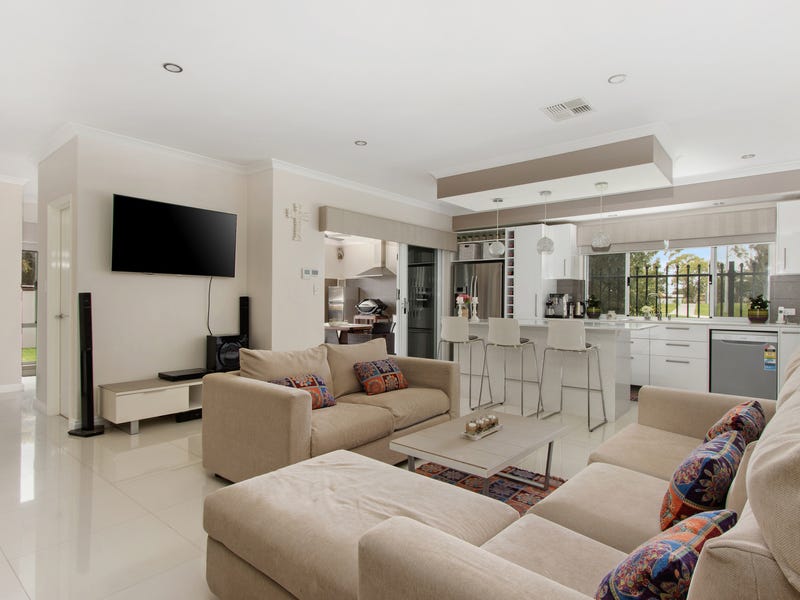 Picturesque Park Outlook 18