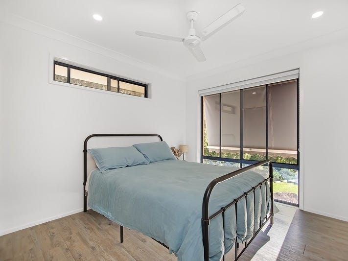 Contemporary Spacious Home with Room 6