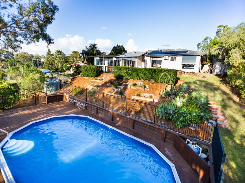 Contemporary Spacious Home with Room 9