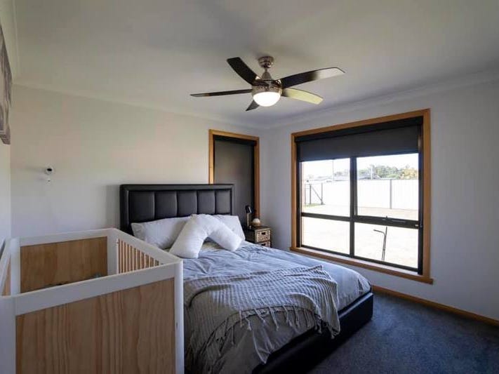 Offers over $390,000 5