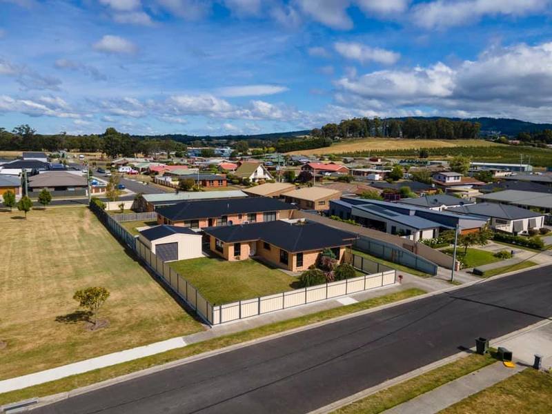 Offers over $390,000 11