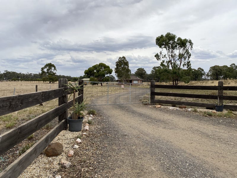 FAMILY HOME ON 10 ACRES 2