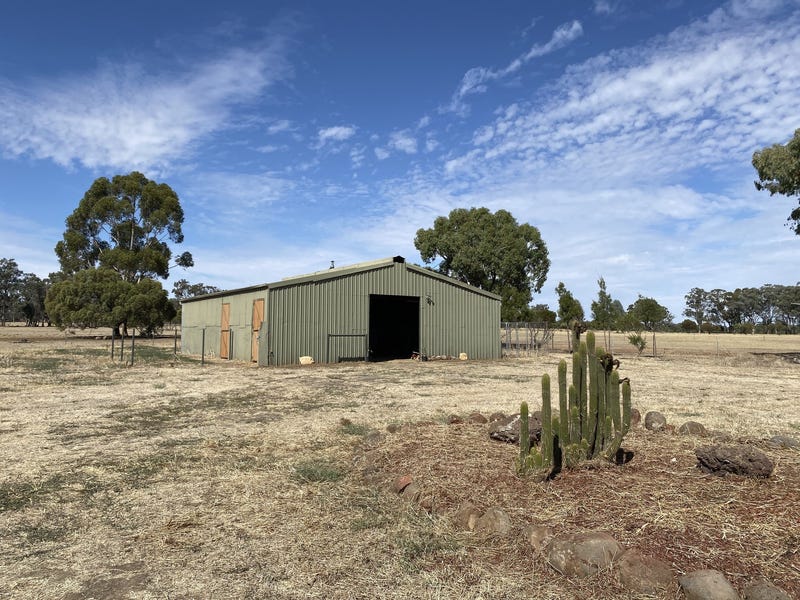 FAMILY HOME ON 10 ACRES 14