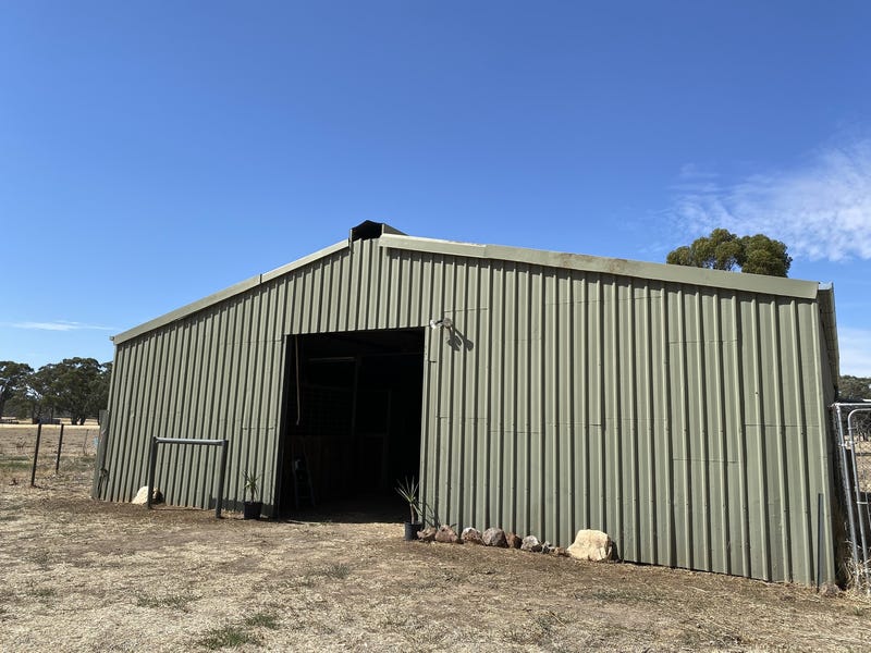 FAMILY HOME ON 10 ACRES 16