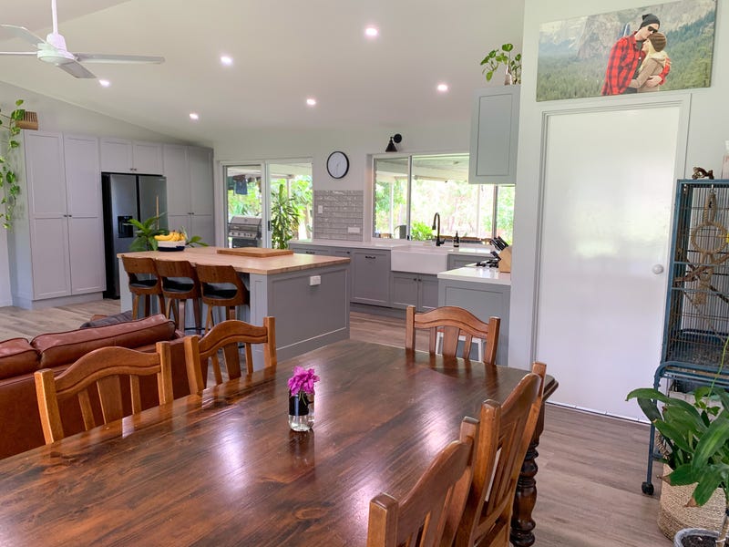 Large Family Home on Quiet 5