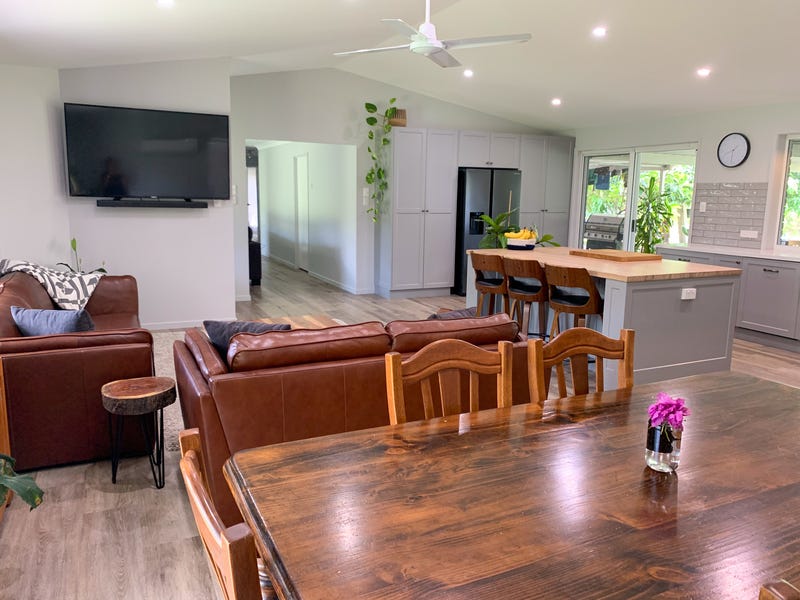 Large Family Home on Quiet 6