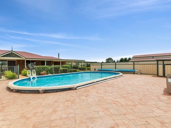 Family Home on 1.008ha (2.5 11