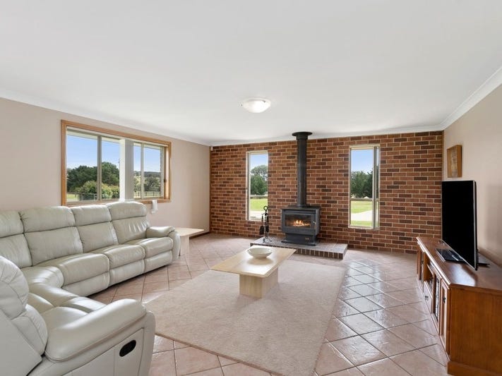 Family Home on 1.008ha (2.5 13
