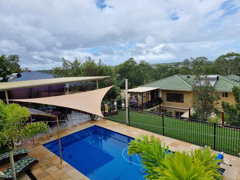 ENTERTAINERS DELIGHT WITH PANORAMIC VIEWS