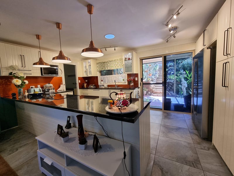 ENTERTAINERS DELIGHT WITH PANORAMIC VIEWS 4
