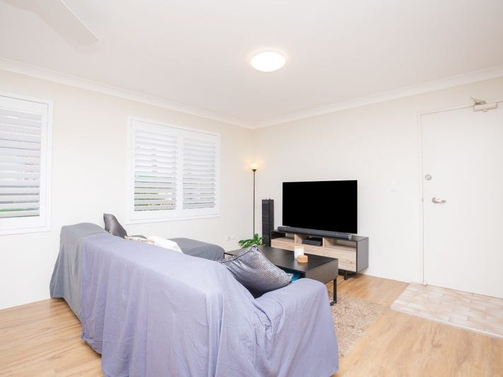 Three bedrooms, Two bathrooms, First 5