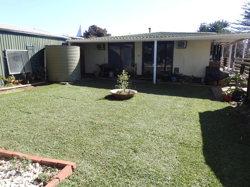 4/5 Bedroom house on large 2