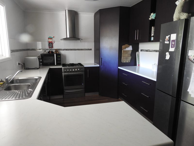 4/5 Bedroom house on large 5