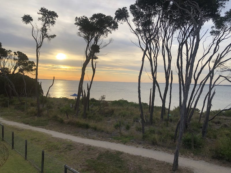 Lovely on Le Grand…. 27