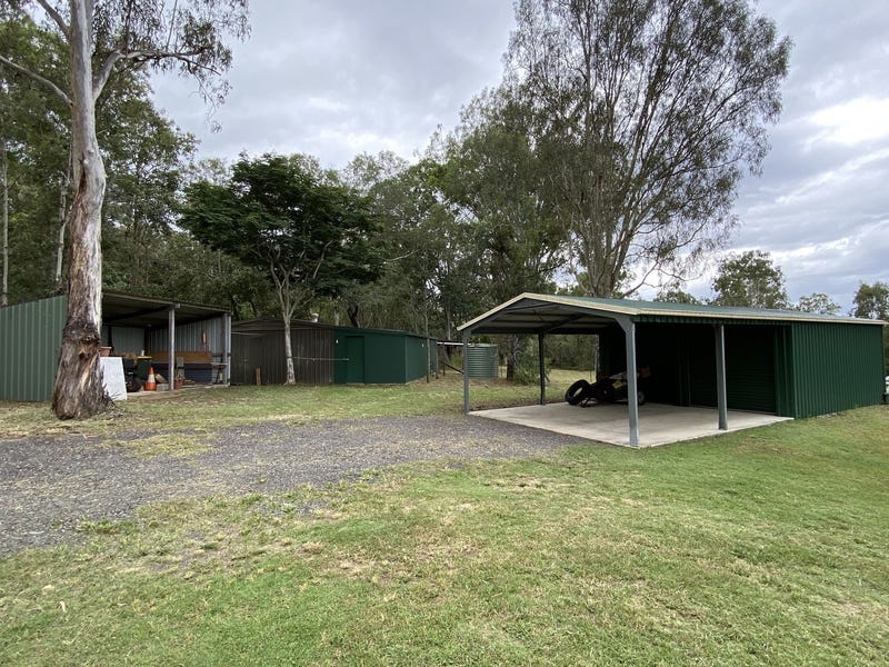 Dog Kennel/Greyhound training/horses/machinery? It has 9