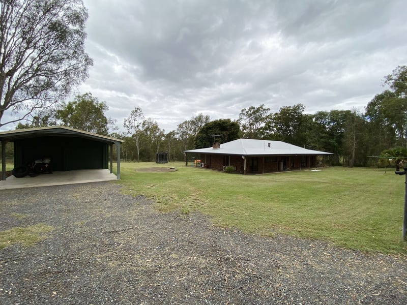Dog Kennel/Greyhound training/horses/machinery? It has 10
