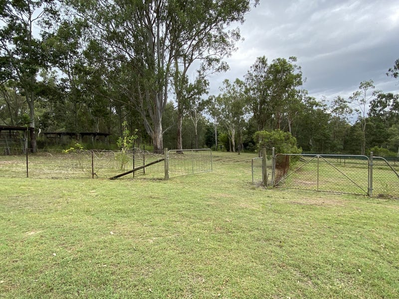 Dog Kennel/Greyhound training/horses/machinery? It has 11