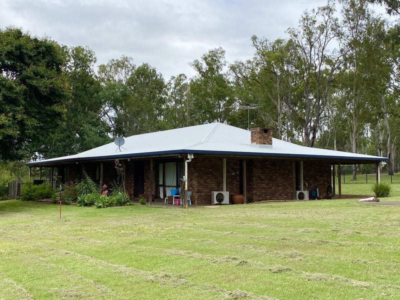 Dog Kennel/Greyhound training/horses/machinery? It has 12