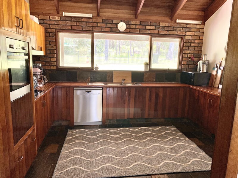 Dog Kennel/Greyhound training/horses/machinery? It has 16