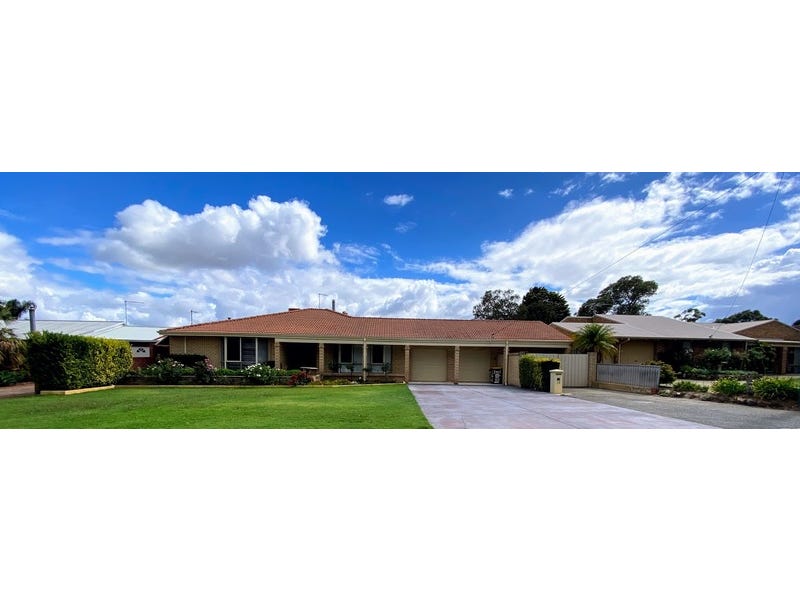 **SOLD**. Unique Family Entertainer on rare 1000sqm block!!