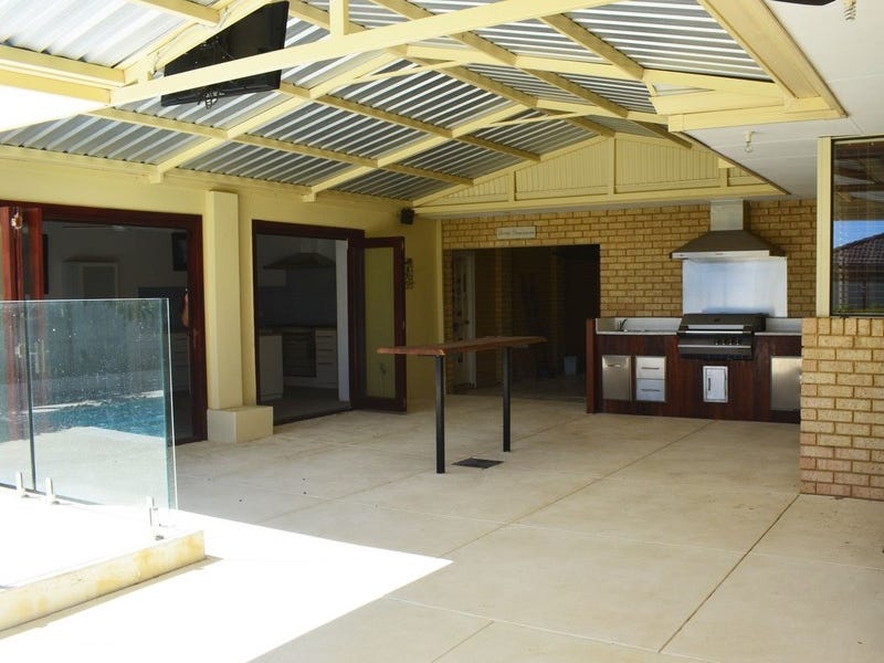 **SOLD**. Unique Family Entertainer on 5