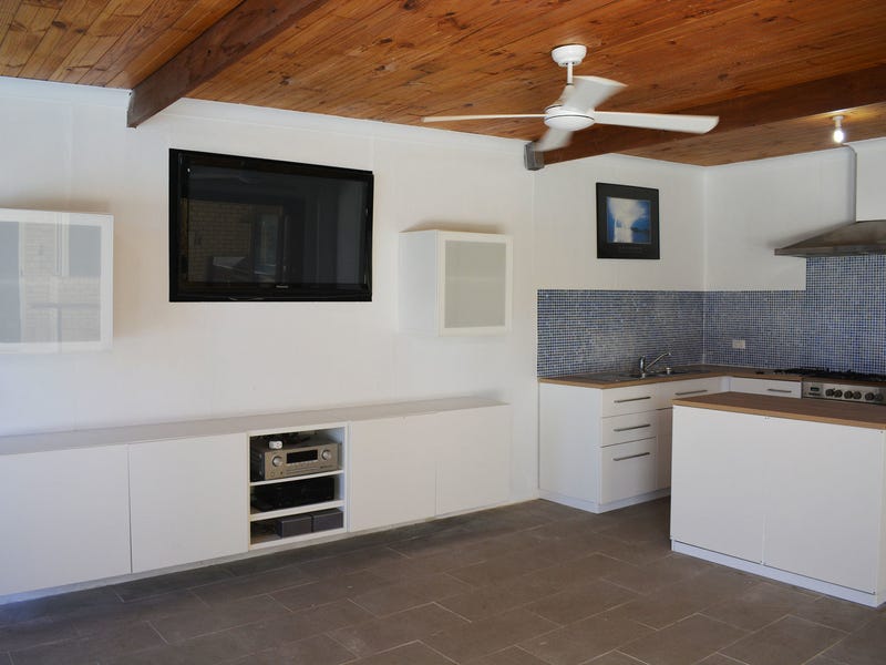 **SOLD**. Unique Family Entertainer on 7