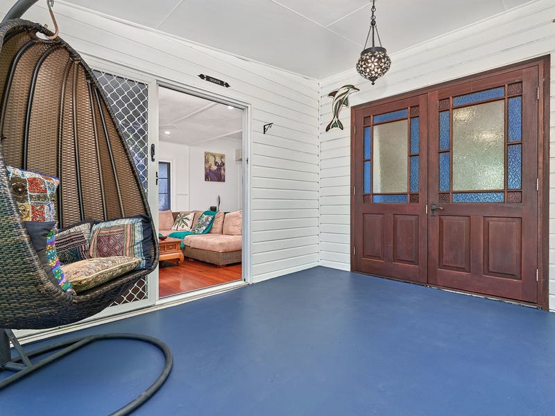 Lovingly renovated beachside tropical oasis. 5