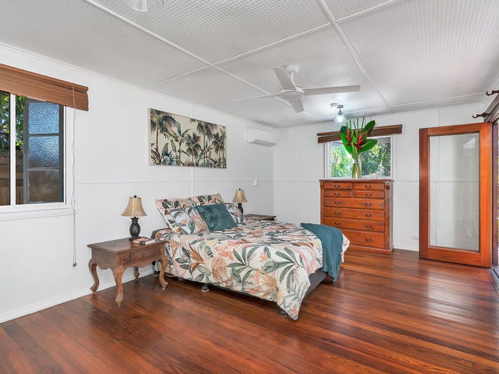 Lovingly renovated beachside tropical oasis. 11